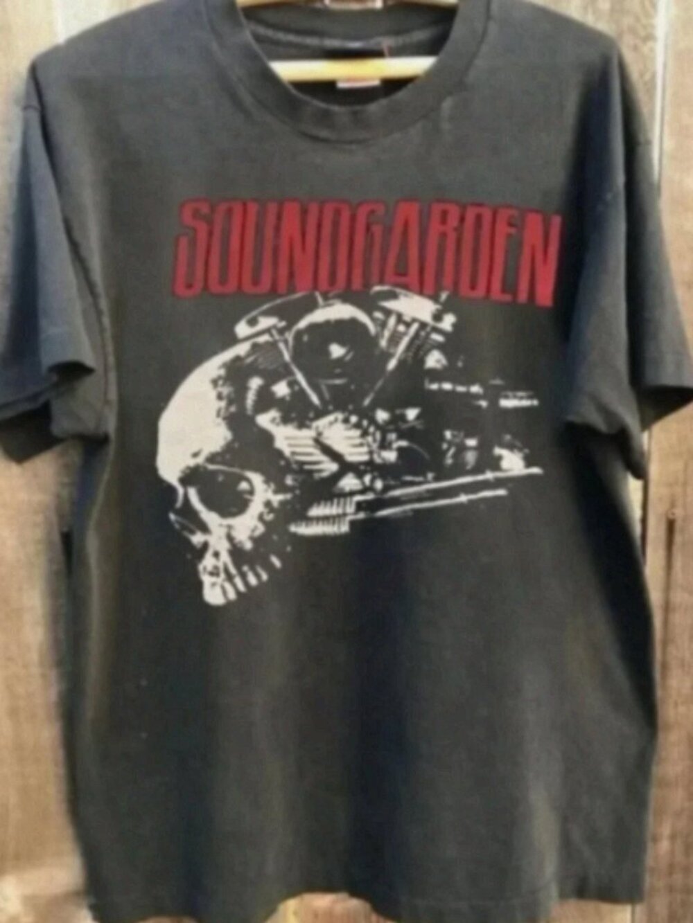 T-shirt with a classic skull print